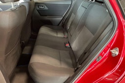 met. punainen Toyota Auris 2013 kuva 10.