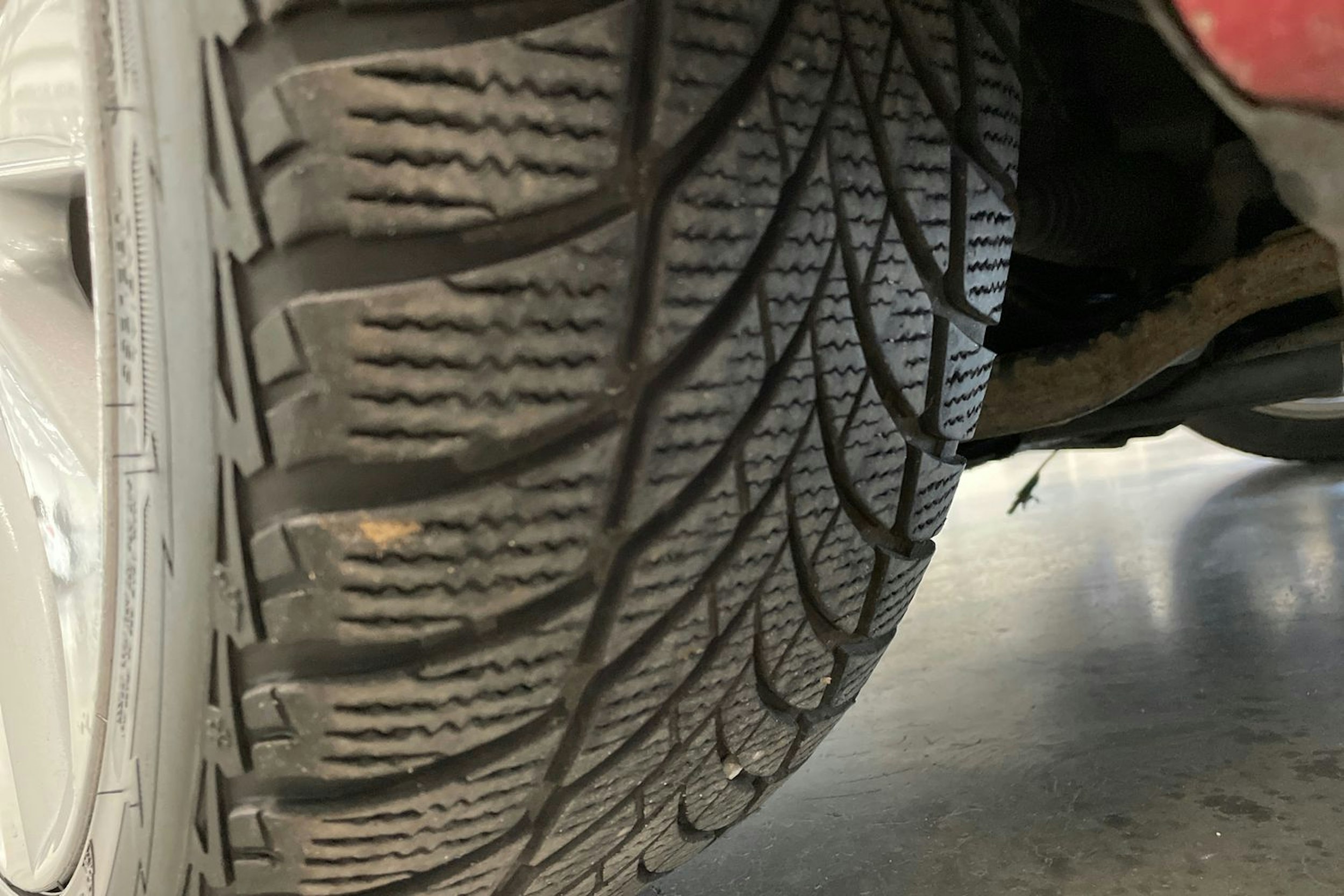 met. punainen Toyota Auris 2013 kuva 13.