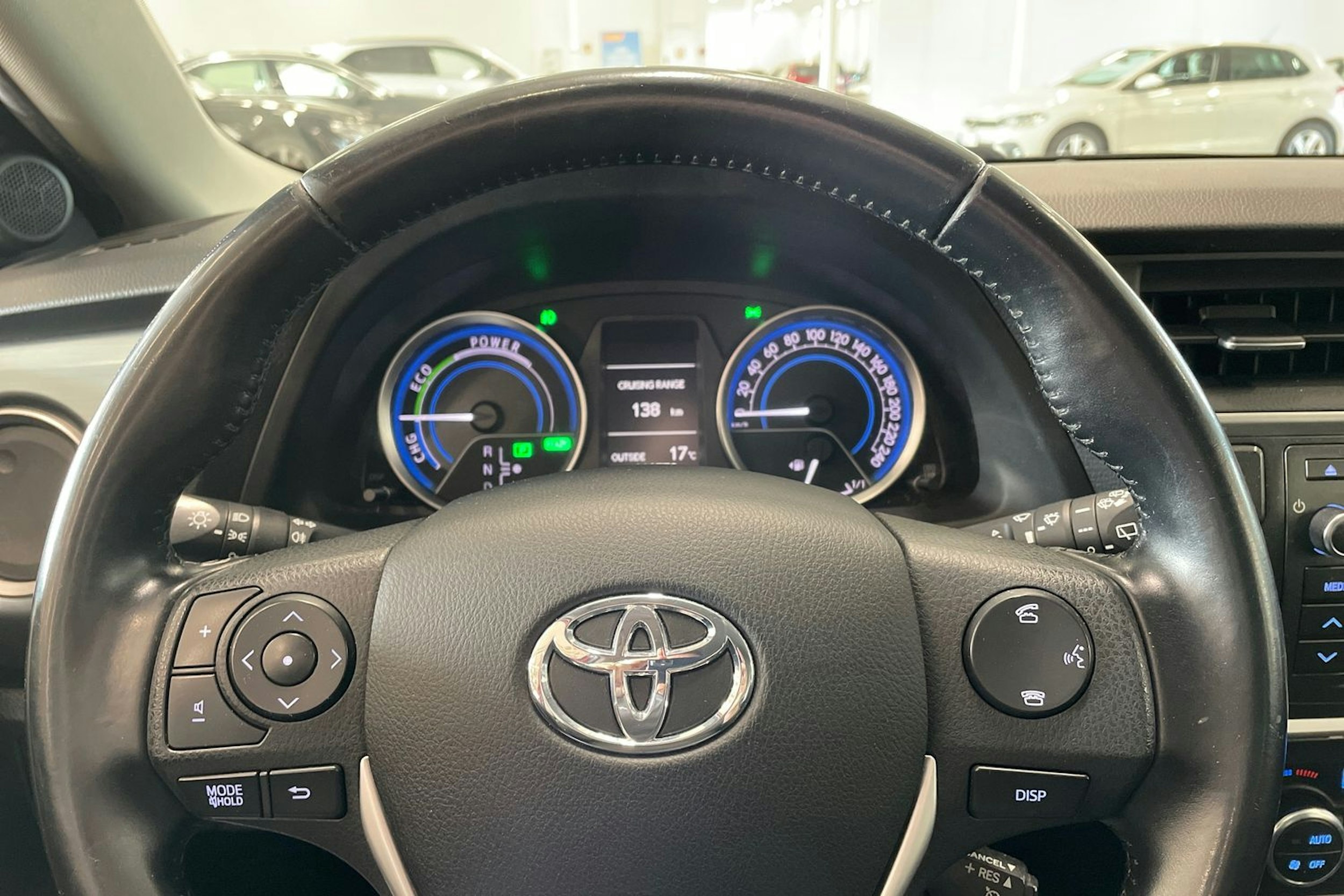 met. punainen Toyota Auris 2013 kuva 14.