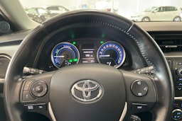 met. punainen Toyota Auris 2013 kuva 14.