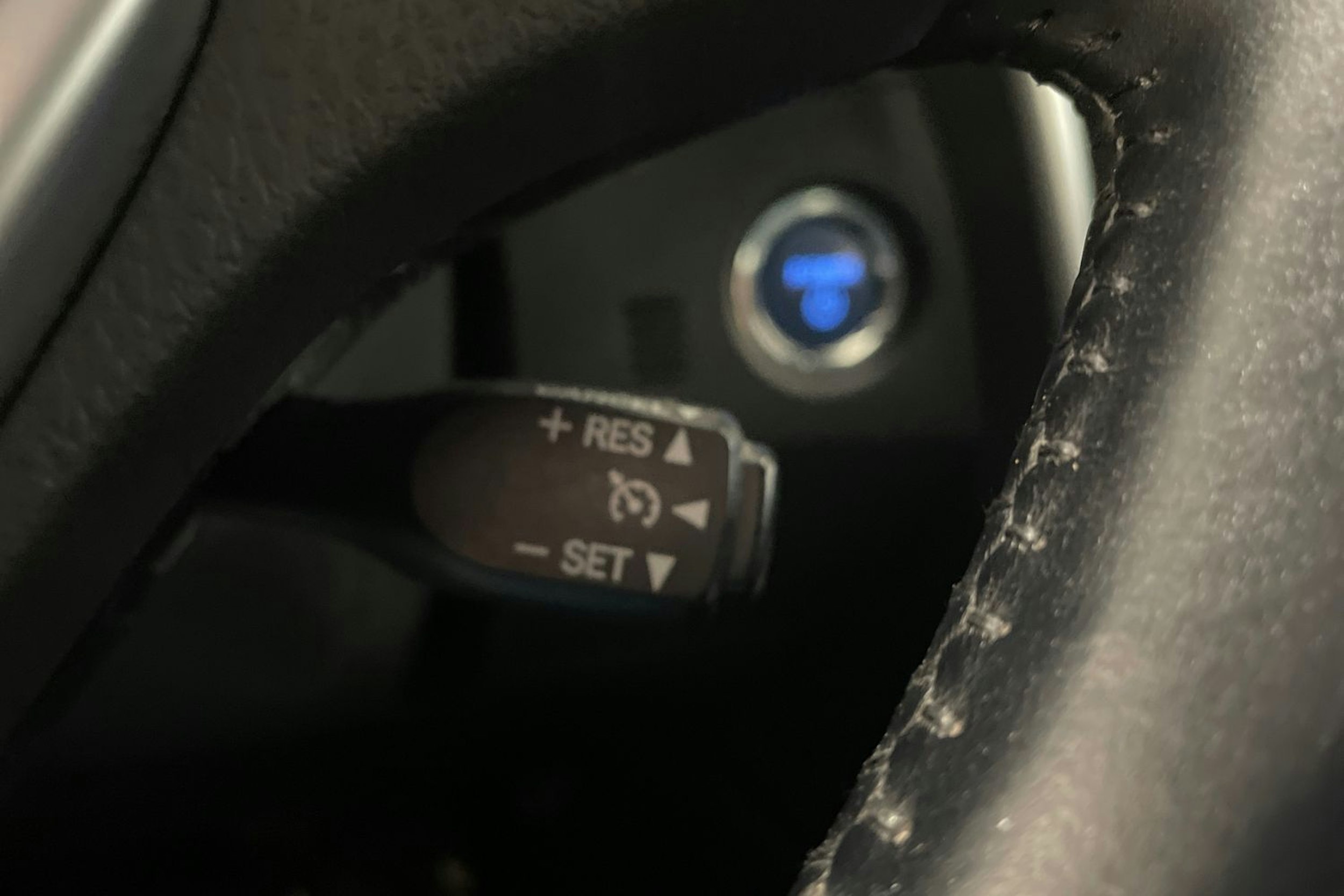 met. punainen Toyota Auris 2013 kuva 15.