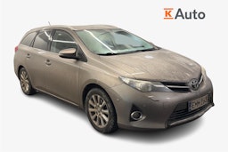 ruskea (beige) Toyota Auris 2013 kuva 1.