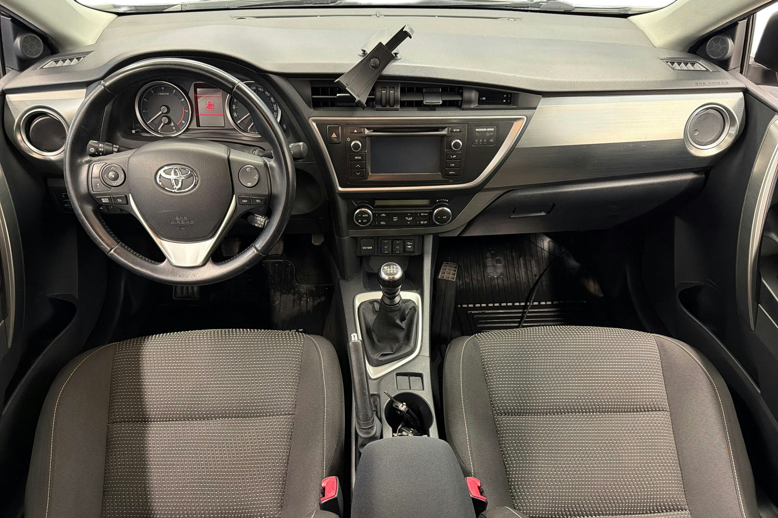 ruskea (beige) Toyota Auris 2013 kuva 7.