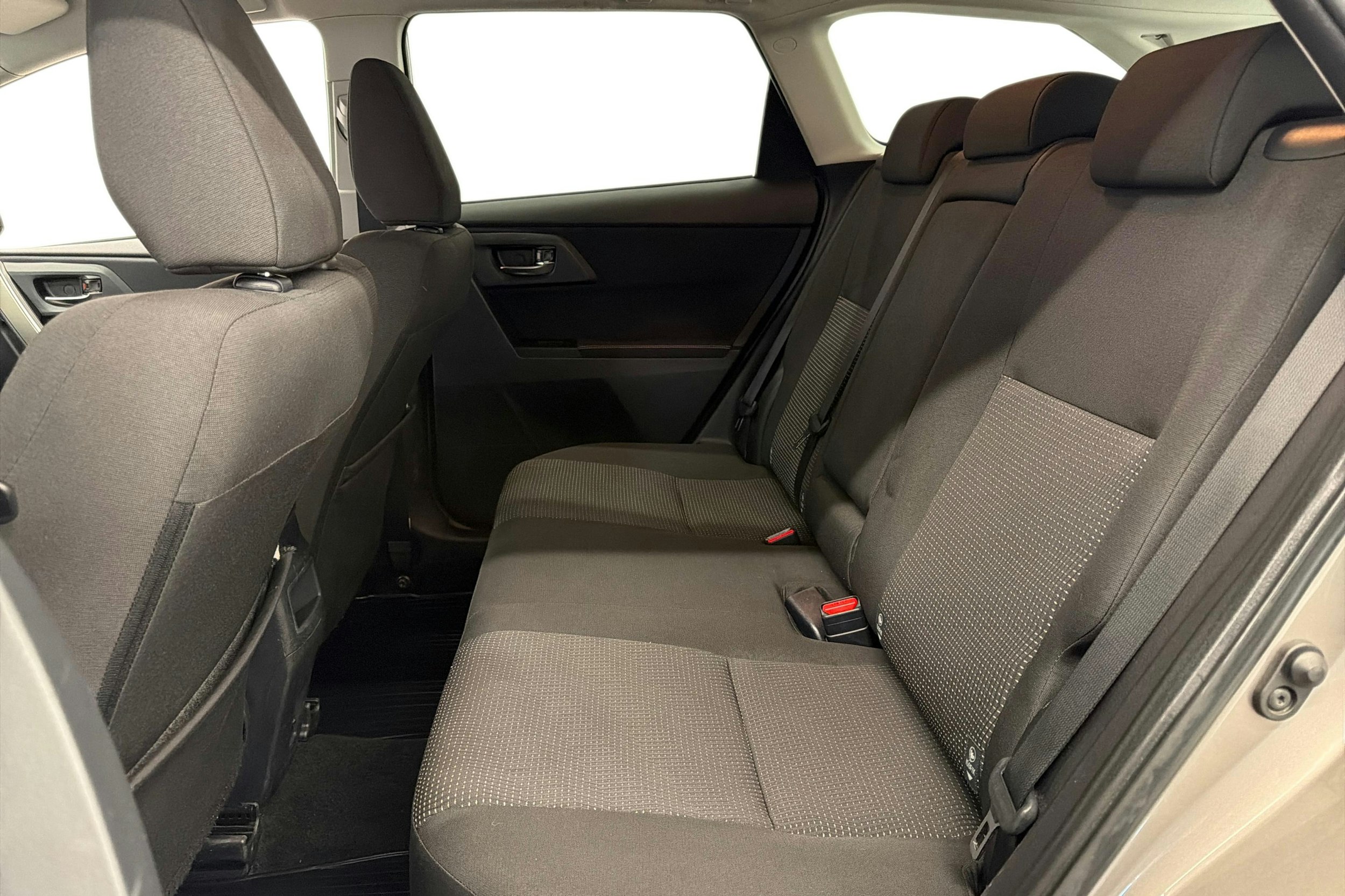 ruskea (beige) Toyota Auris 2013 kuva 10.