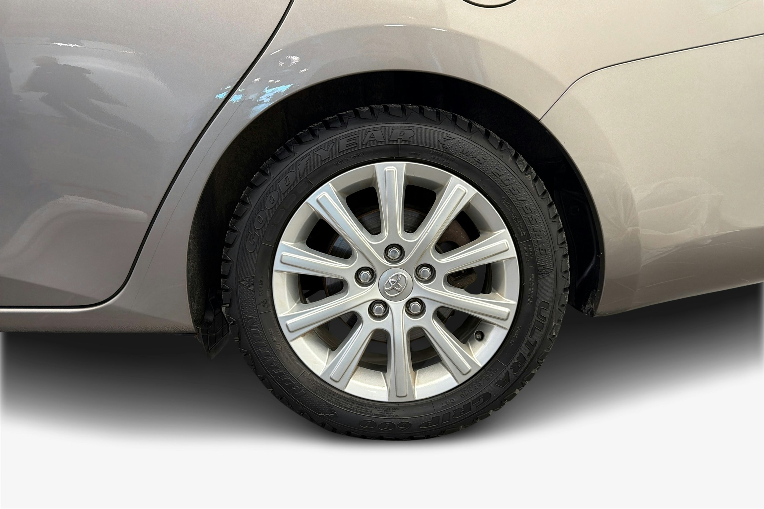 ruskea (beige) Toyota Auris 2013 kuva 11.