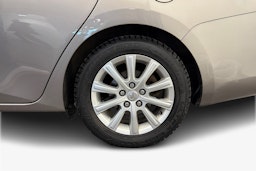 ruskea (beige) Toyota Auris 2013 kuva 11.