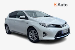 valkoinen Toyota Auris 2013 kuva 1.