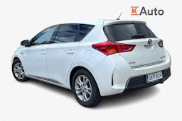 valkoinen Toyota Auris 2013 kuva 2.