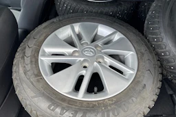 valkoinen Toyota Auris 2013 kuva 5.