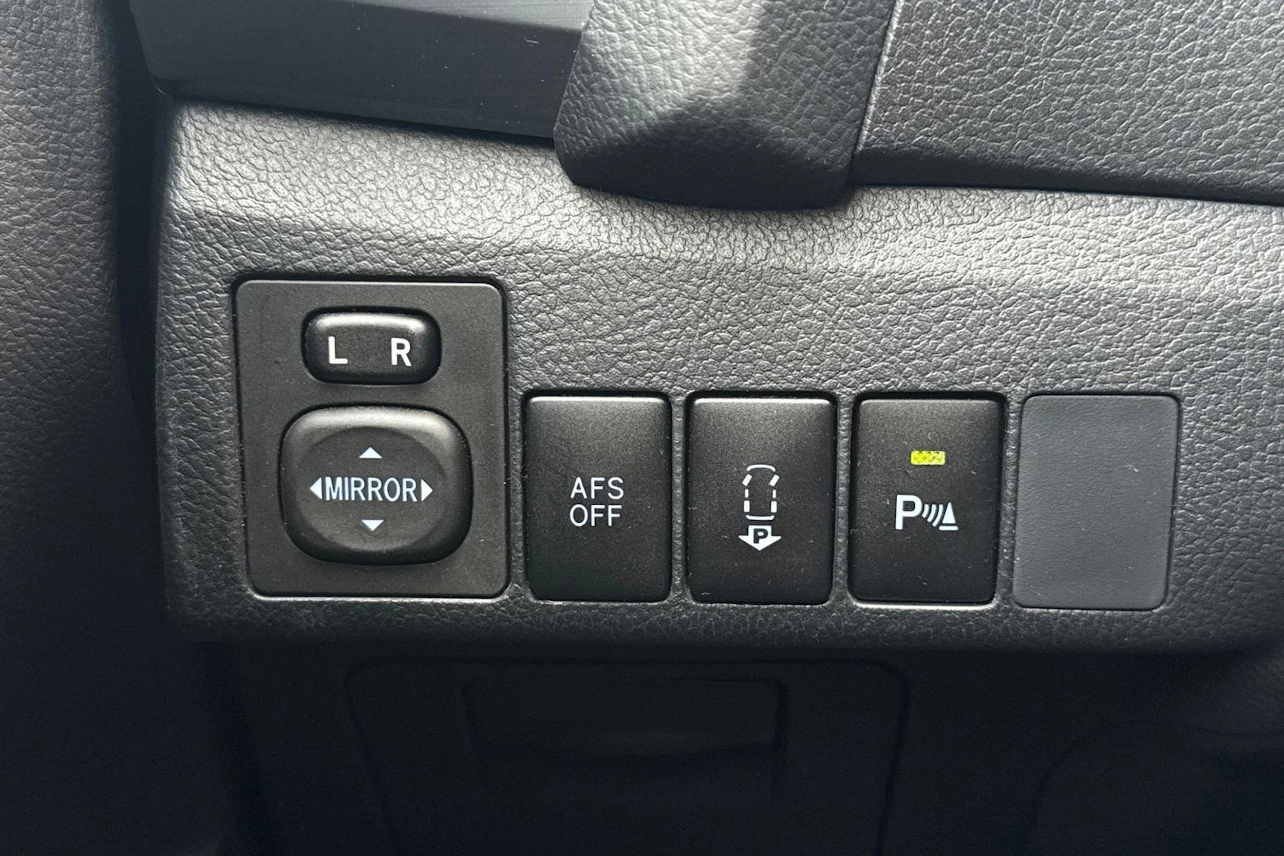 valkoinen Toyota Auris 2013 kuva 12.