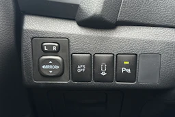 valkoinen Toyota Auris 2013 kuva 12.