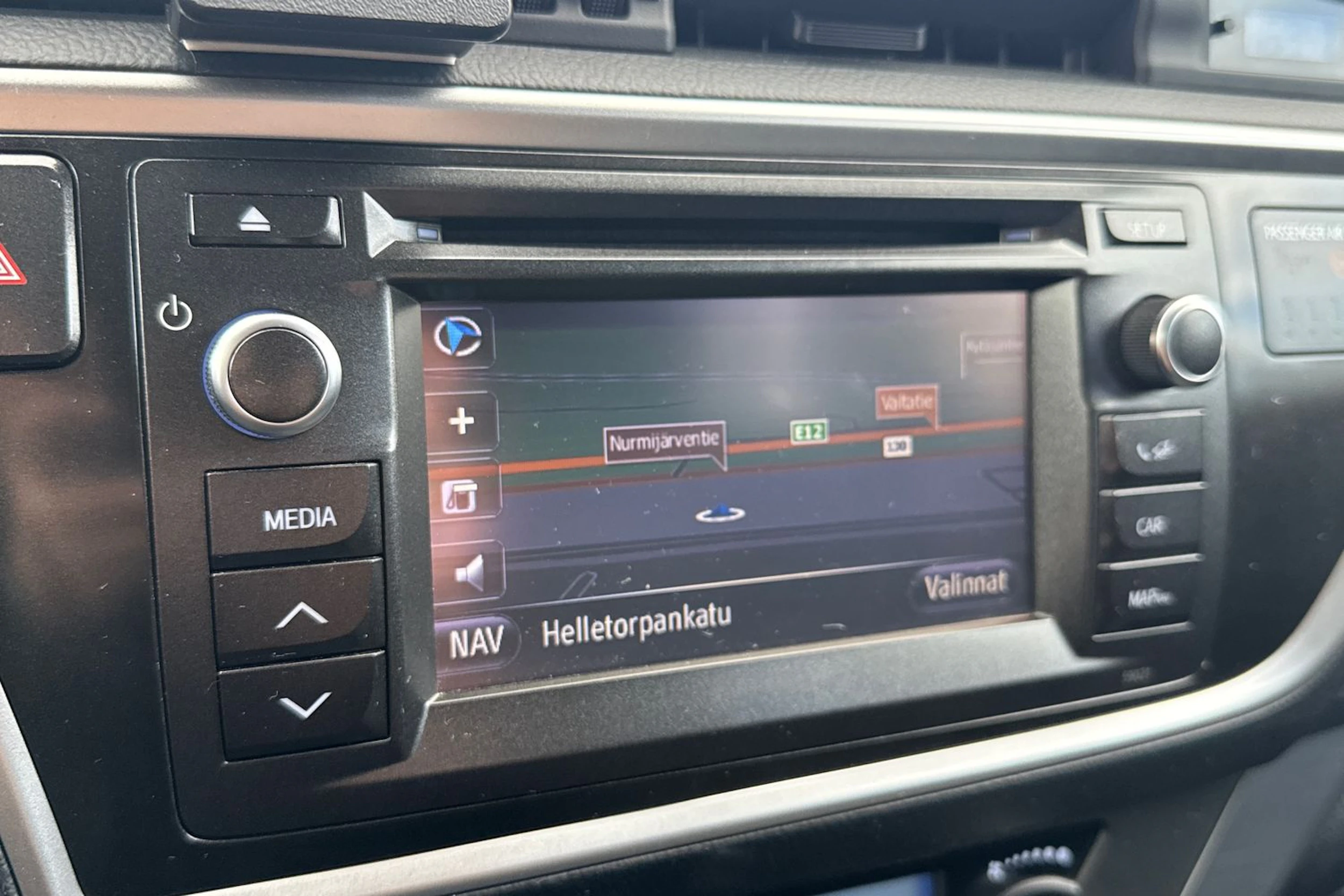 valkoinen Toyota Auris 2013 kuva 16.