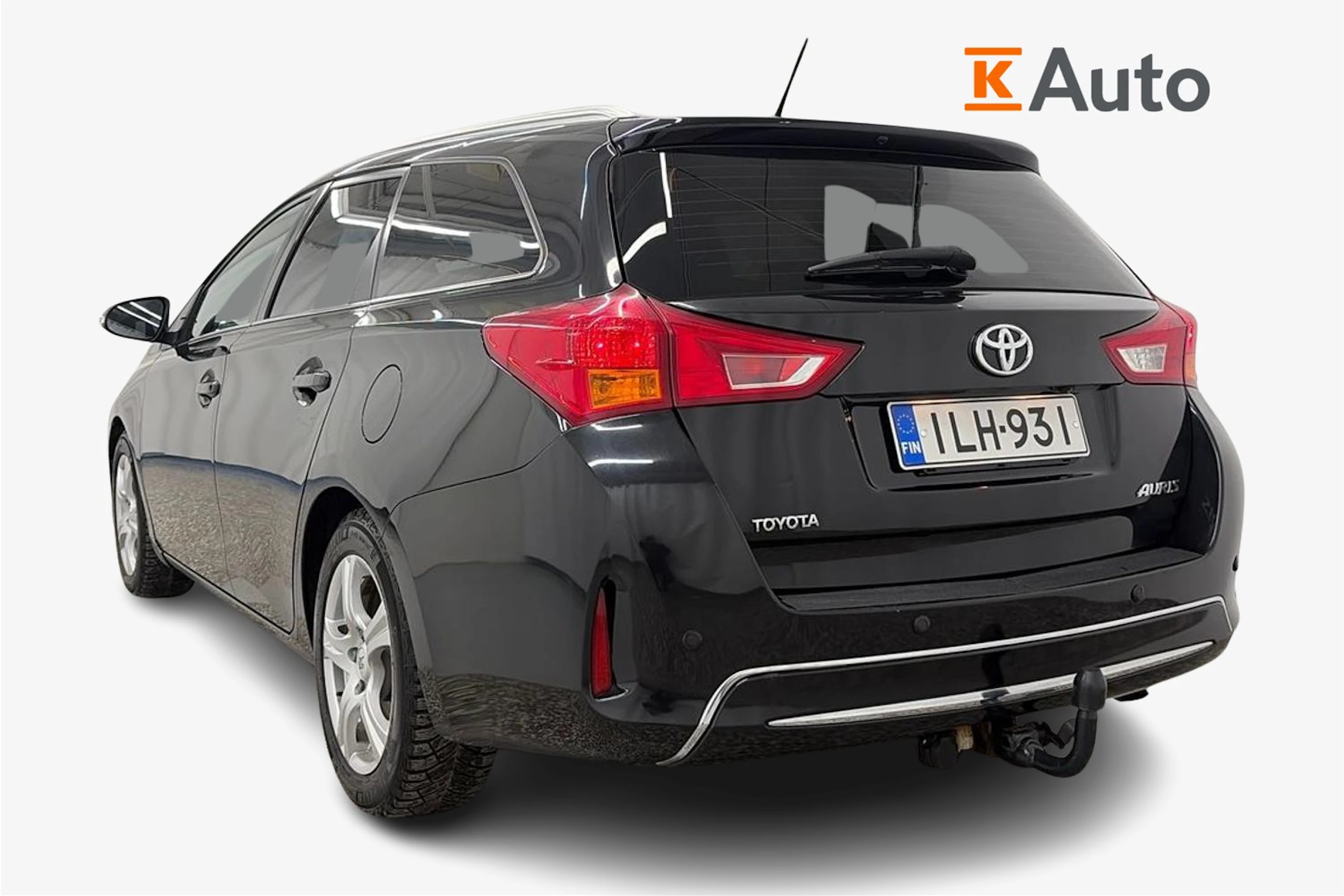 musta Toyota Auris 2013 kuva 2.