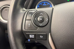 musta Toyota Auris 2013 kuva 13.