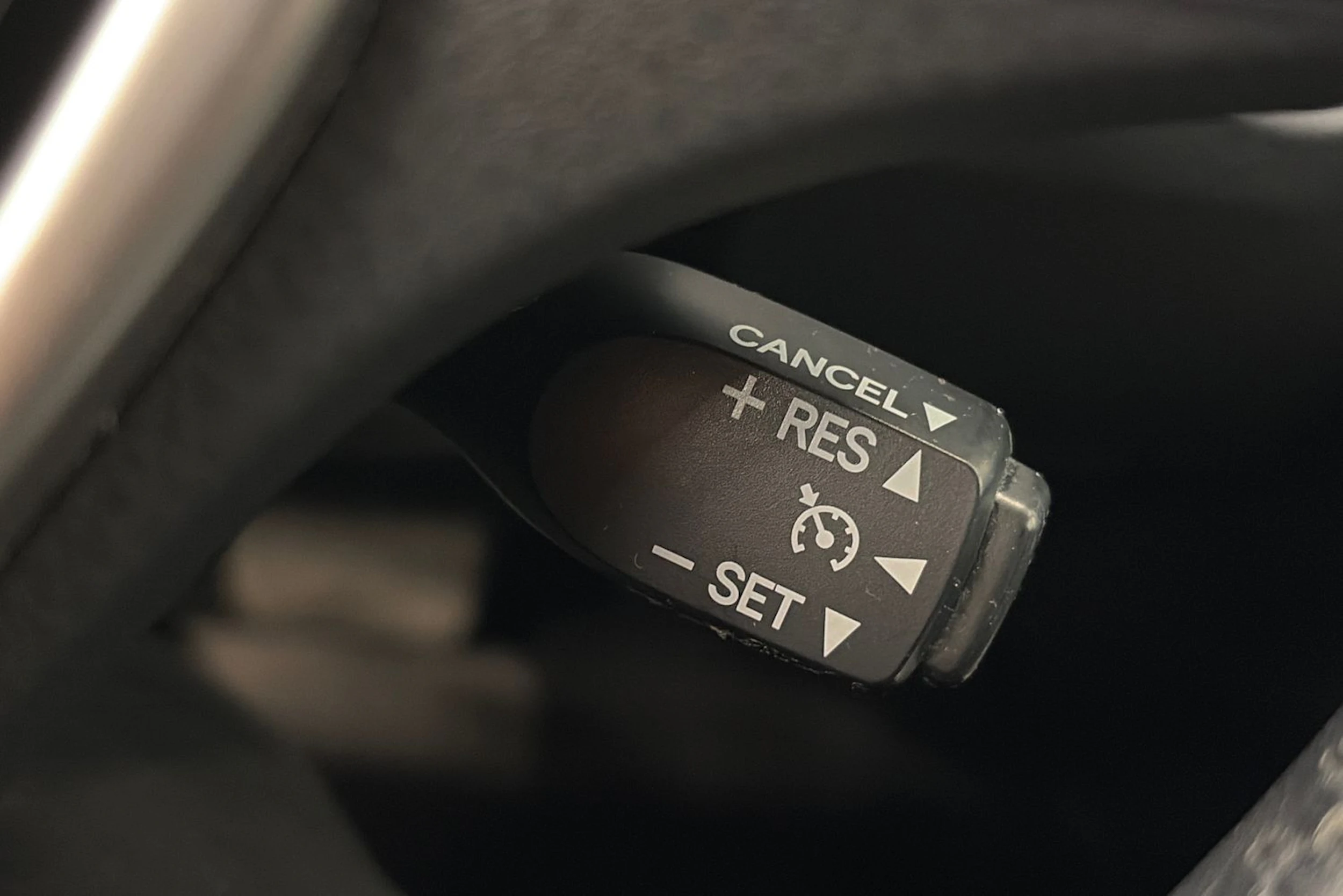 musta Toyota Auris 2013 kuva 15.