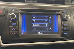 musta Toyota Auris 2013 kuva 18.