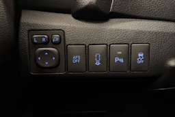 musta Toyota Auris 2013 kuva 19.