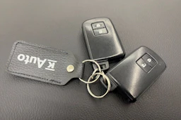 musta Toyota Auris 2013 kuva 21.