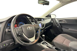 valkoinen Toyota Auris 2013 kuva 6.