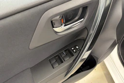 valkoinen Toyota Auris 2013 kuva 12.