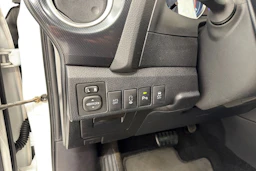 valkoinen Toyota Auris 2013 kuva 13.