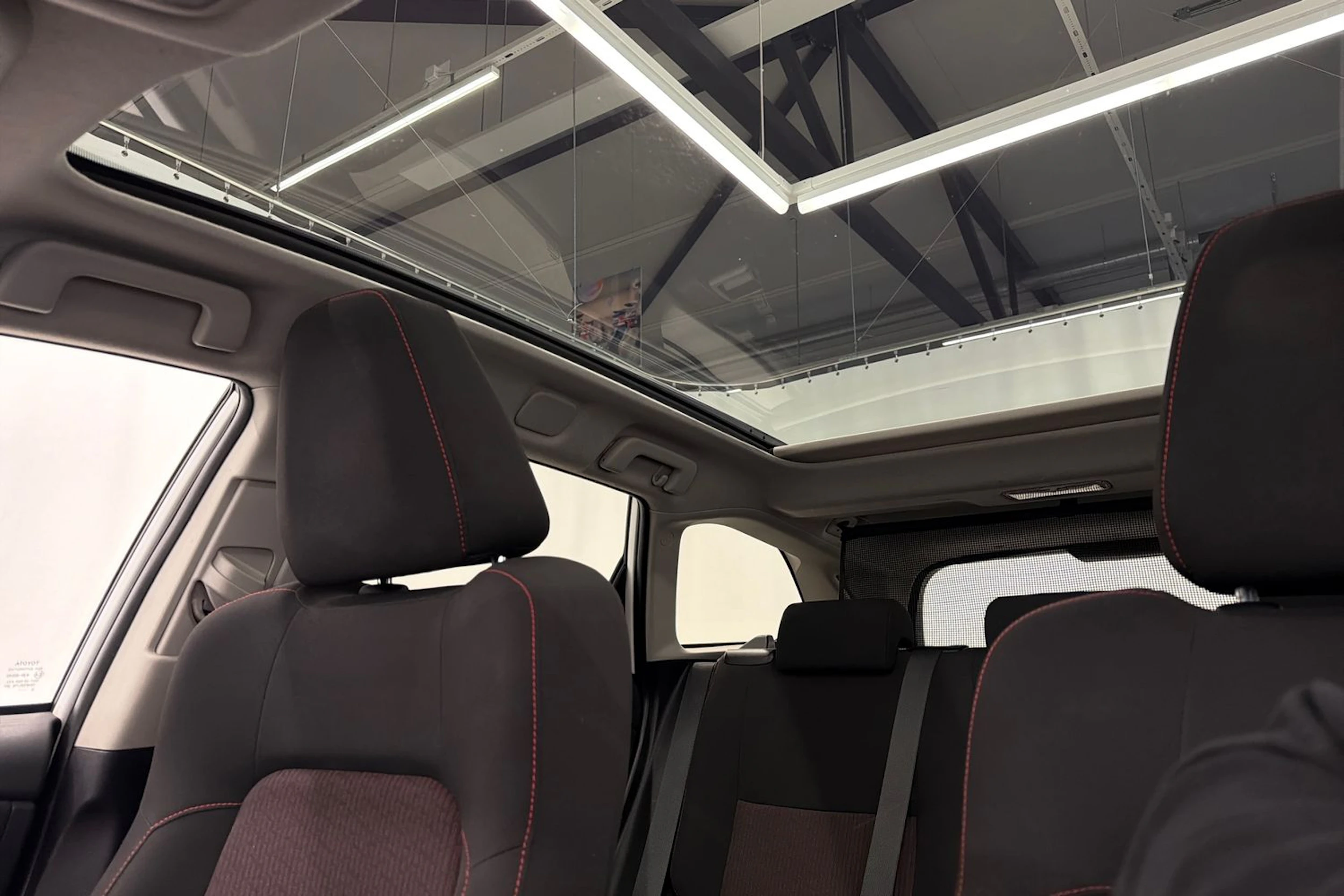 valkoinen Toyota Auris 2013 kuva 25.