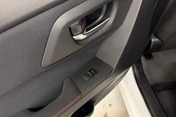 valkoinen Toyota Auris 2013 kuva 26.