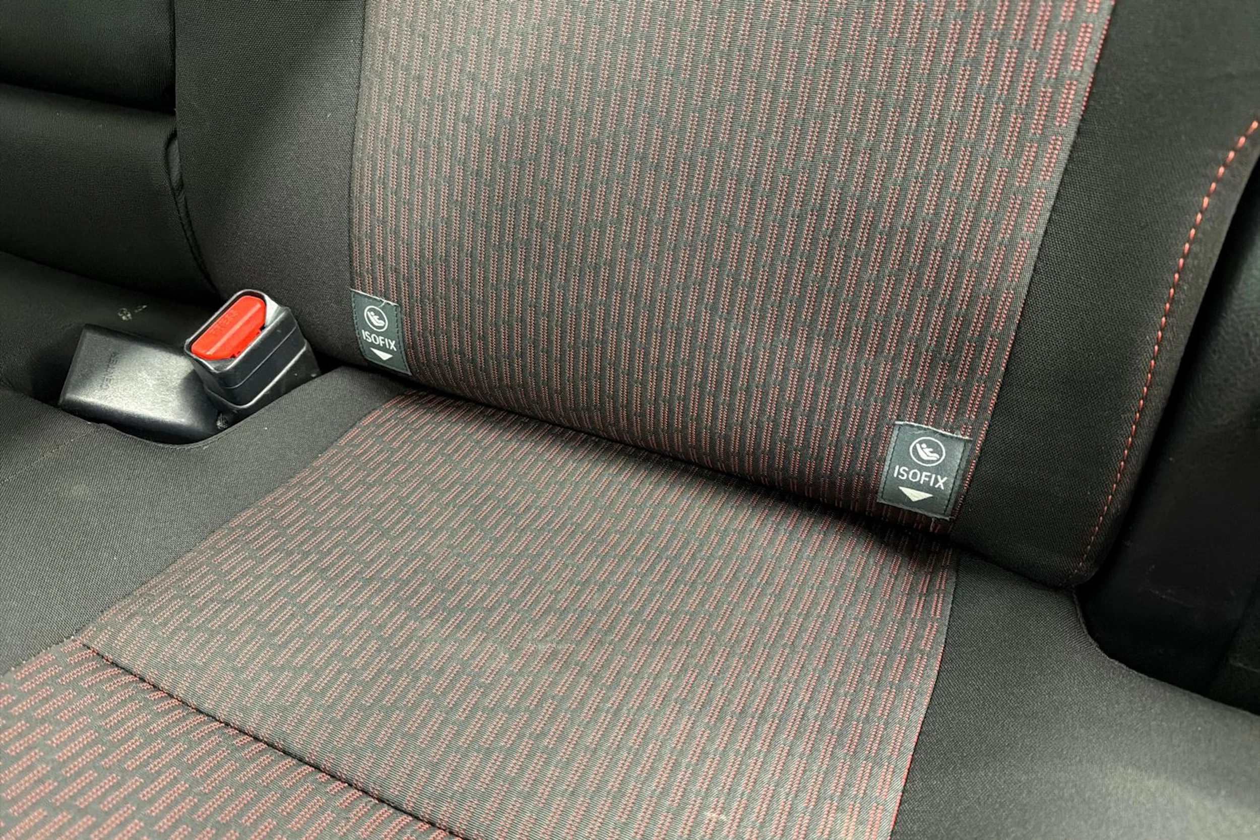 valkoinen Toyota Auris 2013 kuva 27.