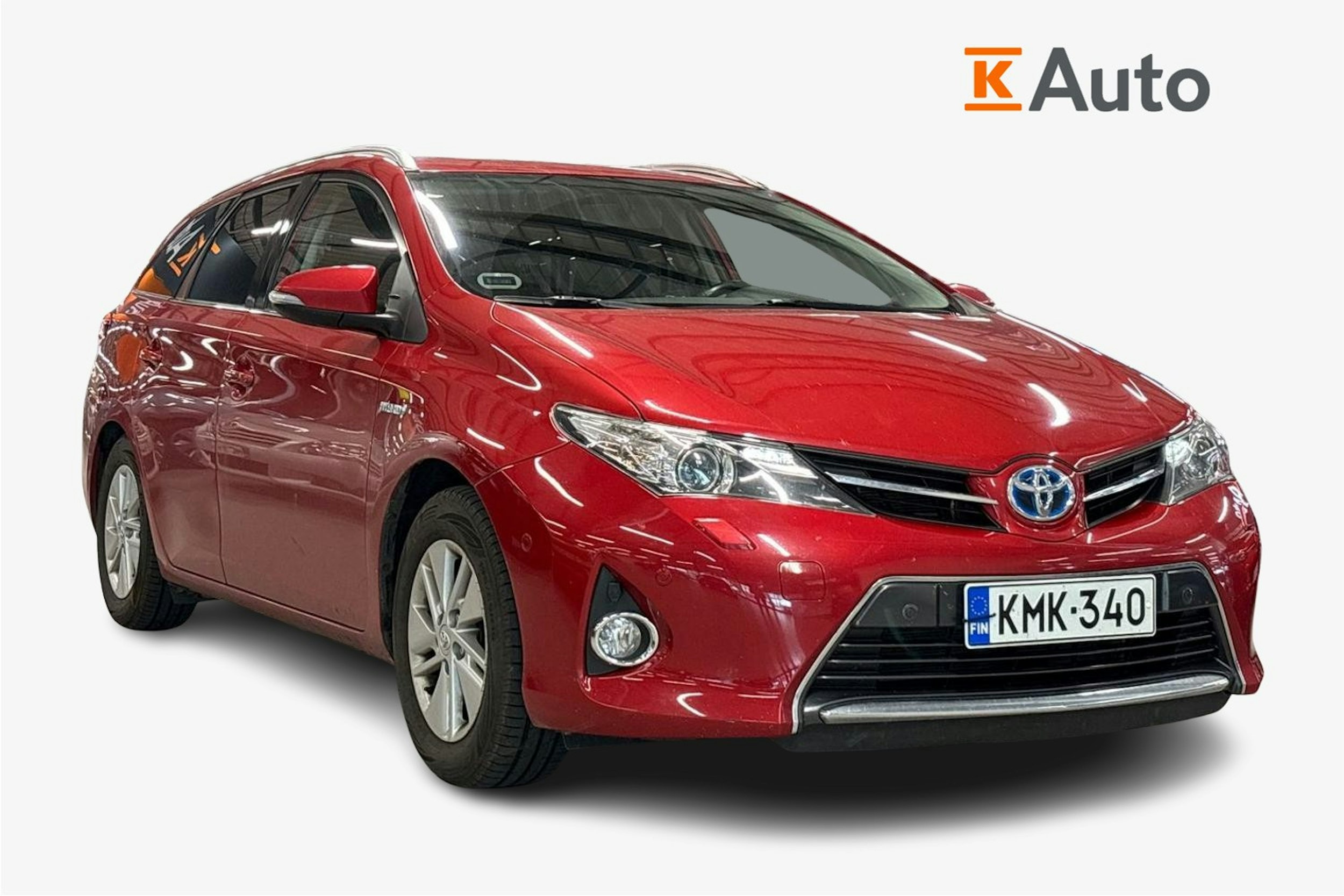 punainen Toyota Auris 2013 kuva 1.