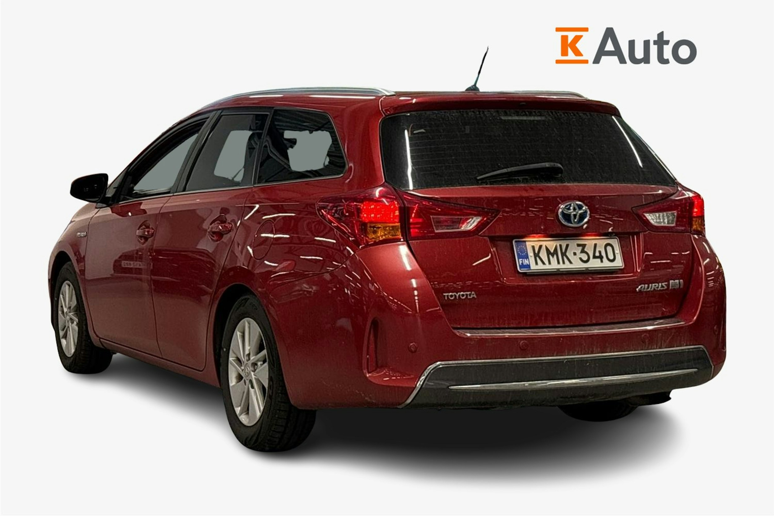 punainen Toyota Auris 2013 kuva 2.