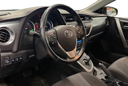 punainen Toyota Auris 2013 kuva 3.