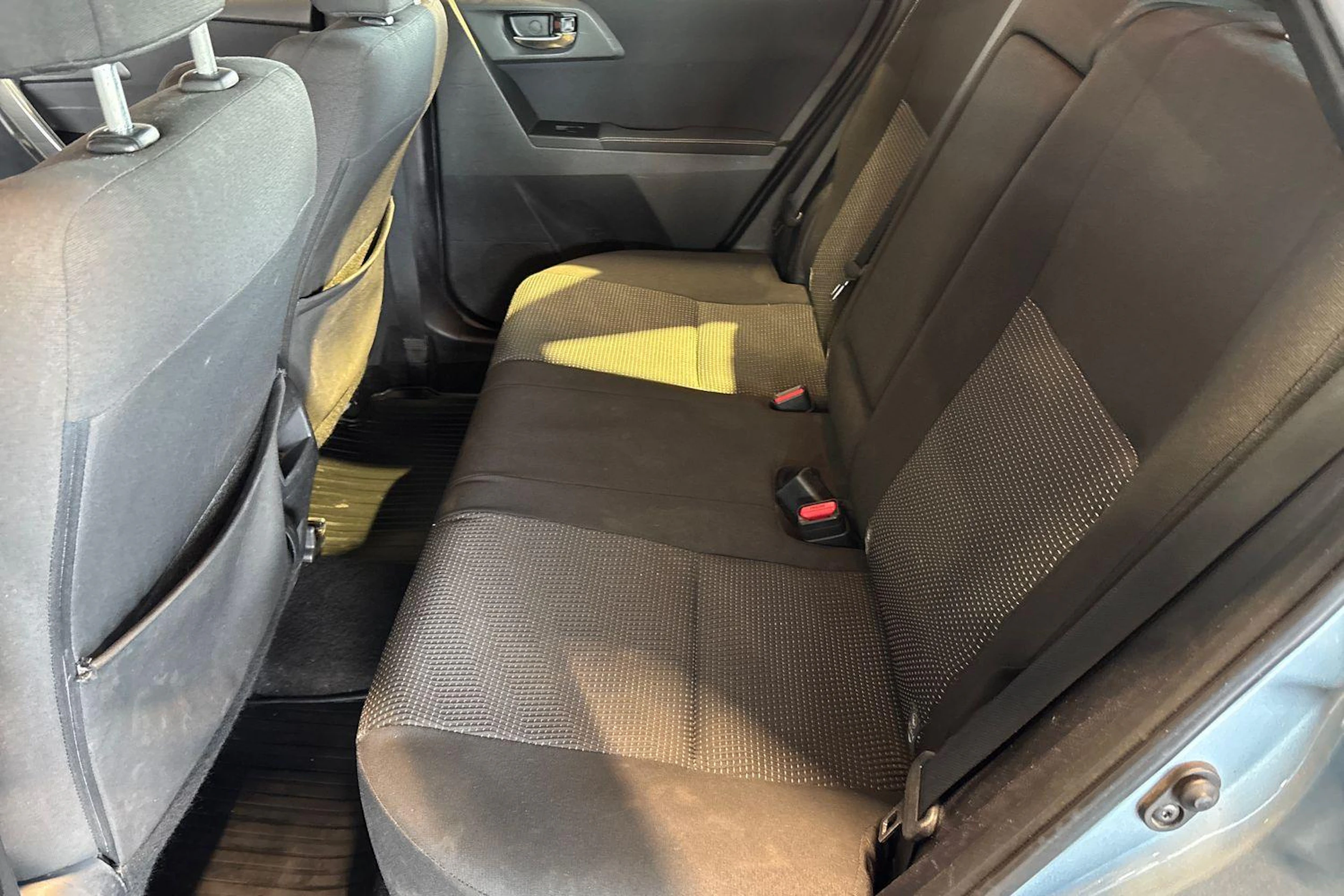 sininen Toyota Auris 2013 kuva 11.