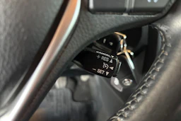 sininen Toyota Auris 2013 kuva 19.