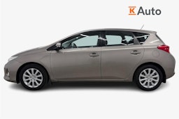 Ruskea (beige) Toyota Auris 2013 kuva 6.
