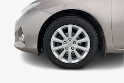 Ruskea (beige) Toyota Auris 2013 kuva 11.