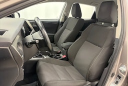 Ruskea (beige) Toyota Auris 2013 kuva 15.