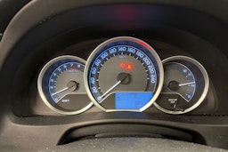 Ruskea (beige) Toyota Auris 2013 kuva 16.