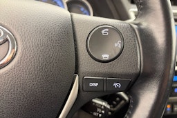 Ruskea (beige) Toyota Auris 2013 kuva 18.