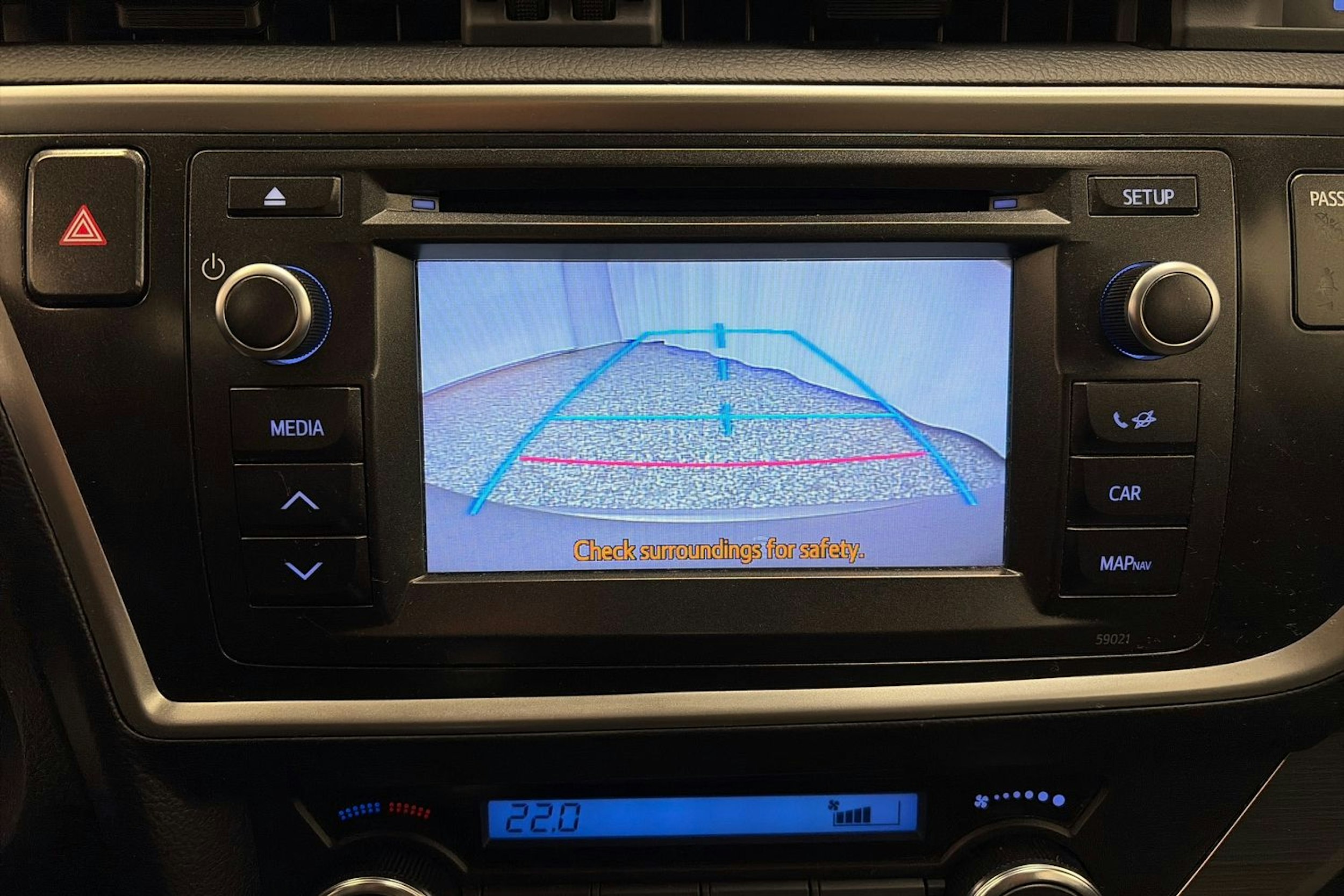 Ruskea (beige) Toyota Auris 2013 kuva 21.