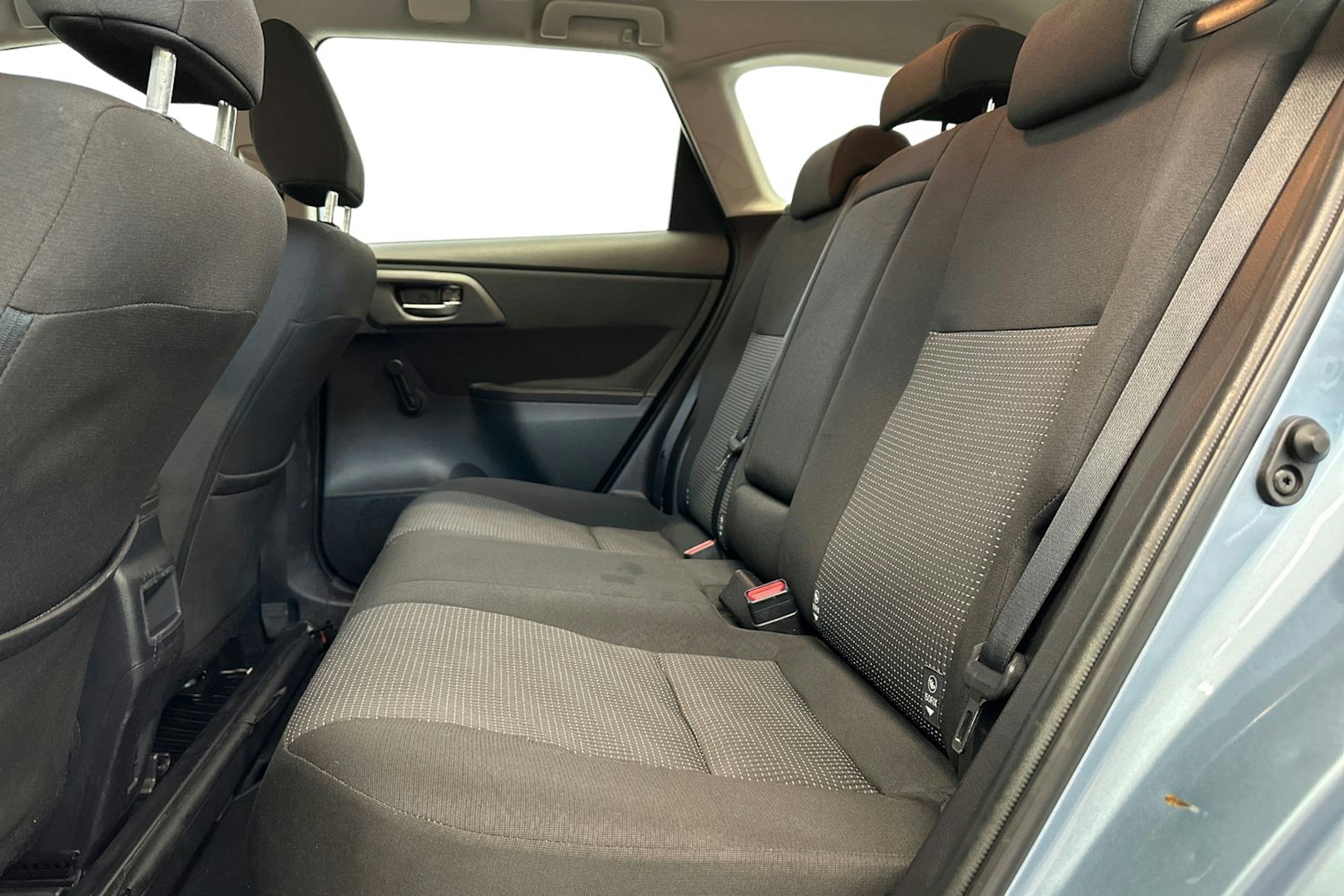 Sininen Toyota Auris 2013 kuva 10.