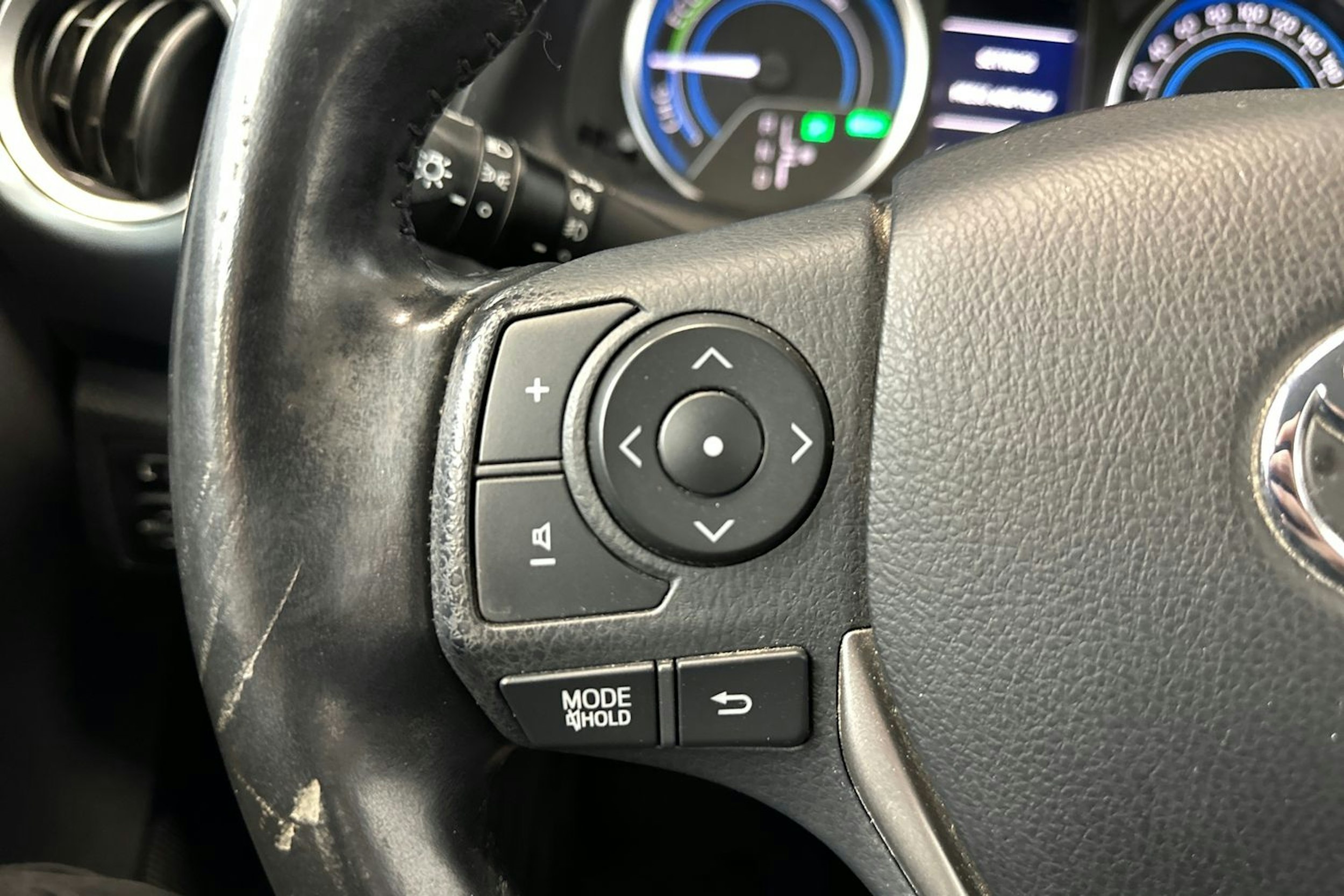 Sininen Toyota Auris 2013 kuva 18.