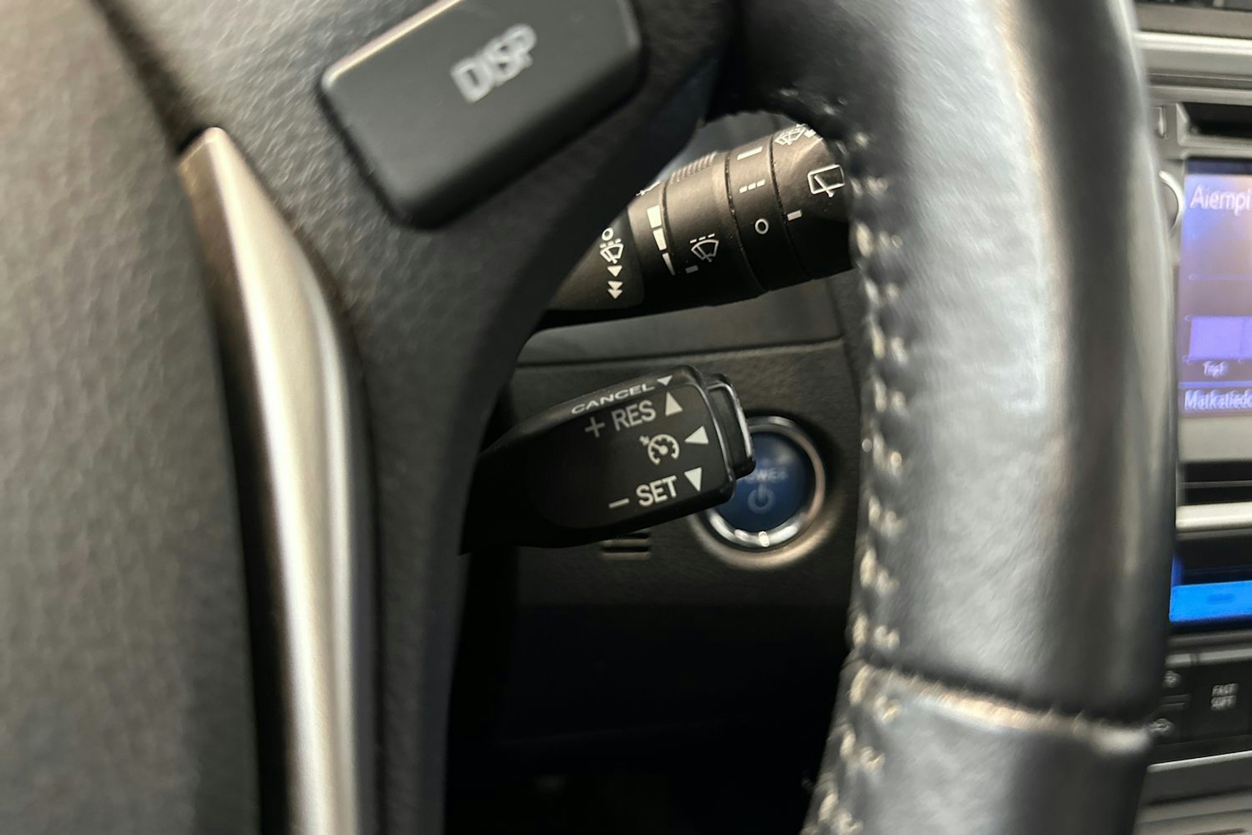 Sininen Toyota Auris 2013 kuva 20.