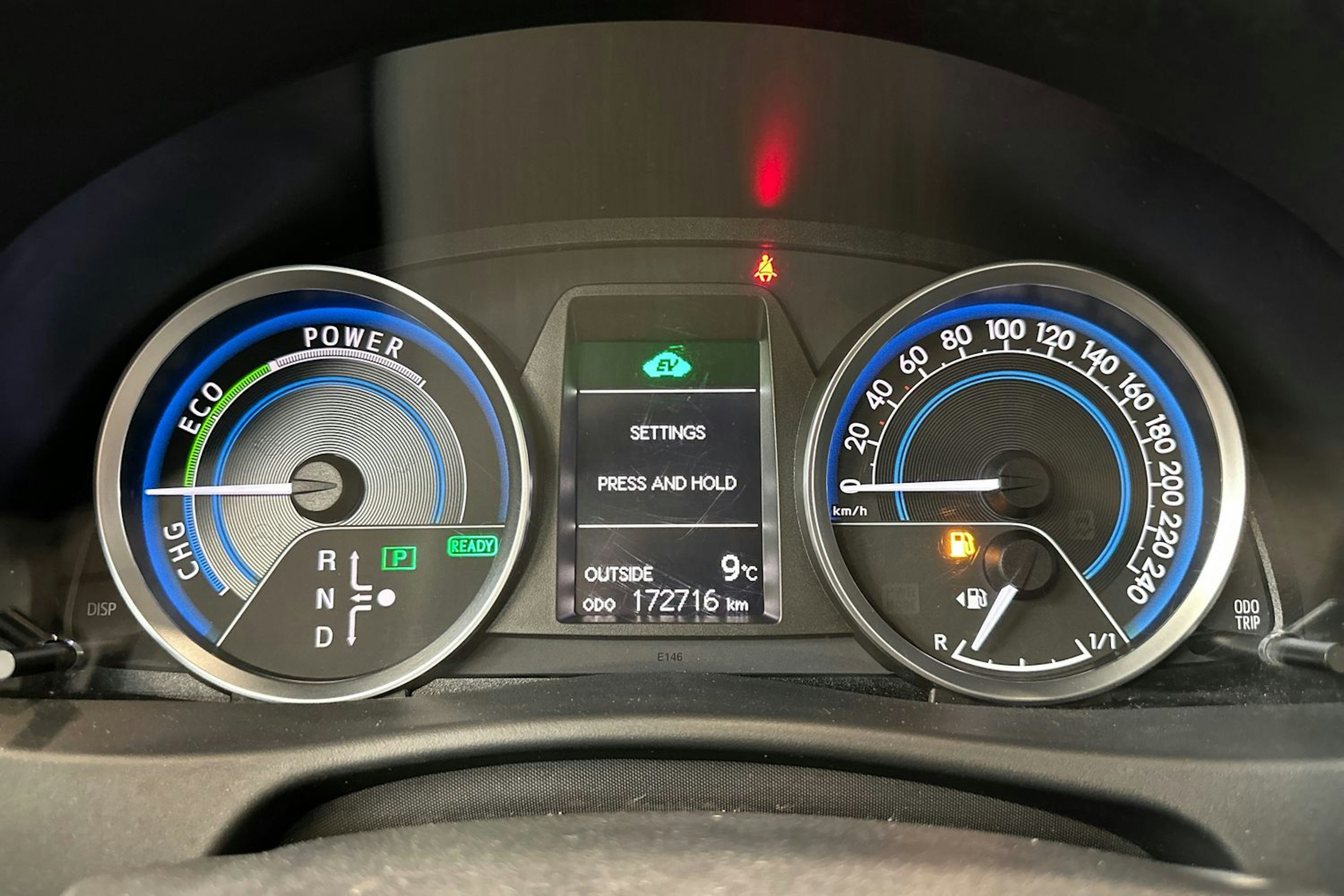 Sininen Toyota Auris 2013 kuva 21.