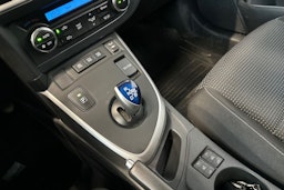 Sininen Toyota Auris 2013 kuva 22.