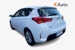 valkoinen Toyota Auris 2013 kuva 2.