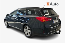 musta Toyota Auris 2013 kuva 2.