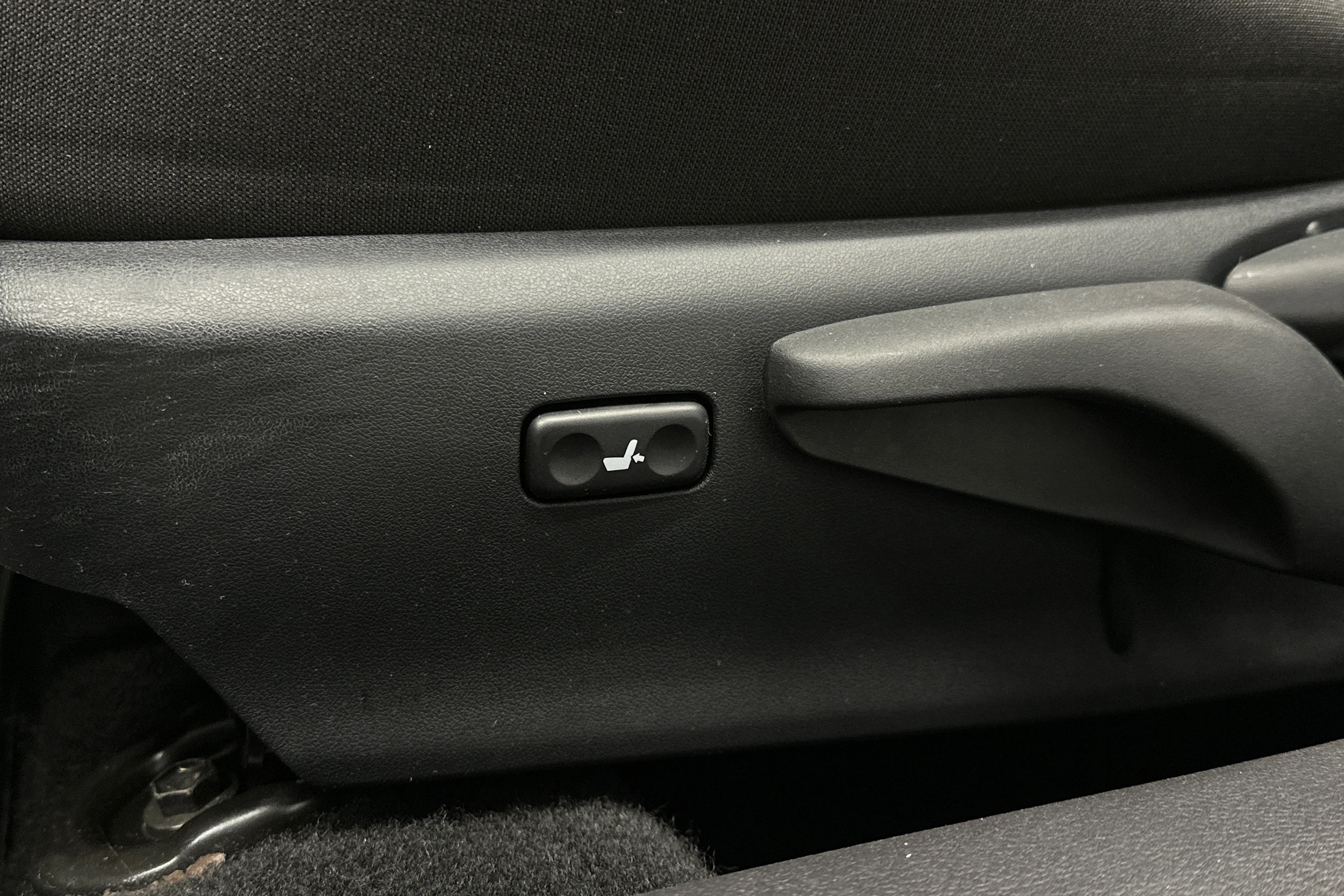 ruskea (beige) Toyota Auris 2013 kuva 13.