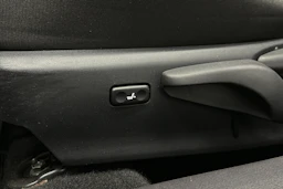 ruskea (beige) Toyota Auris 2013 kuva 13.