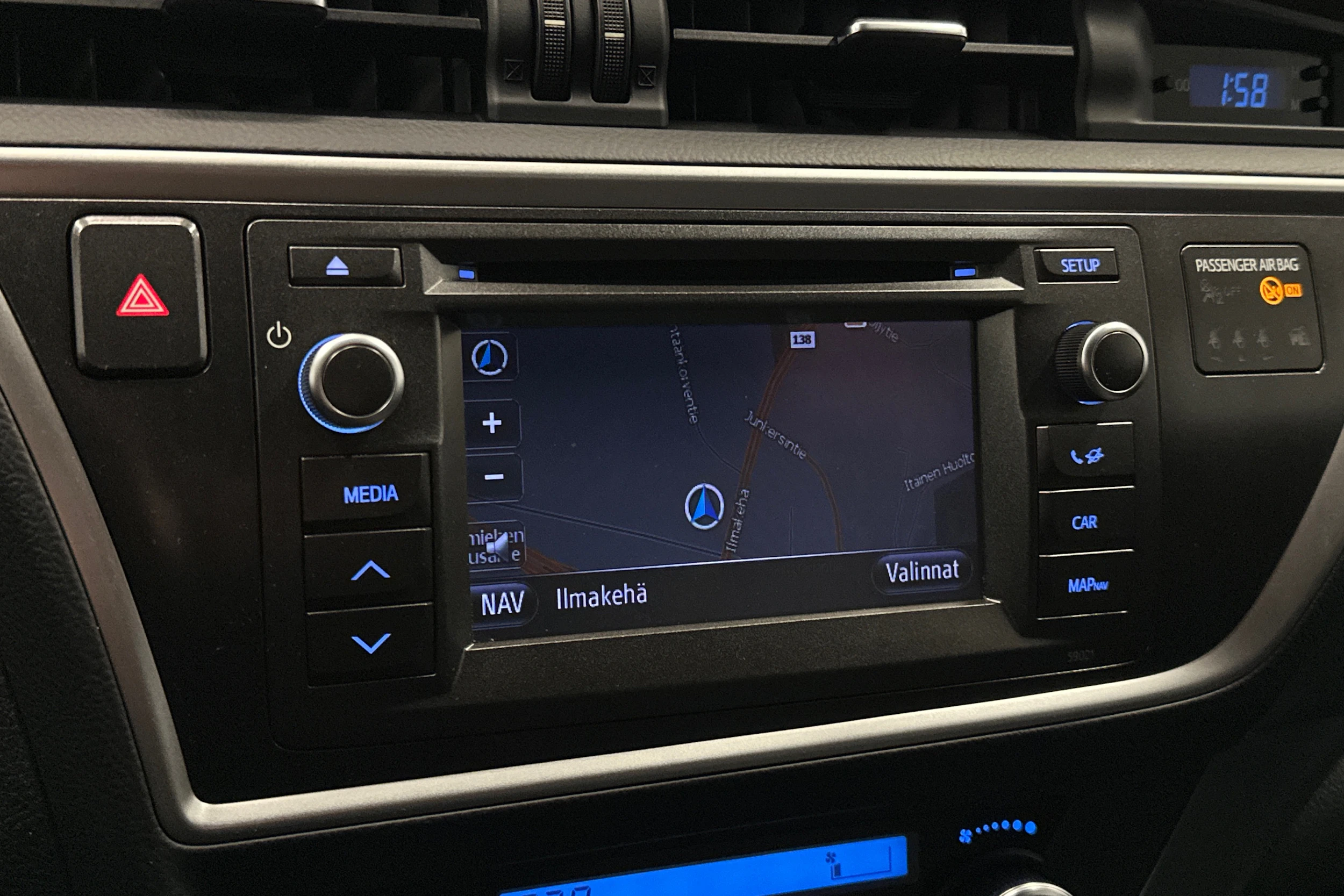 ruskea (beige) Toyota Auris 2013 kuva 20.