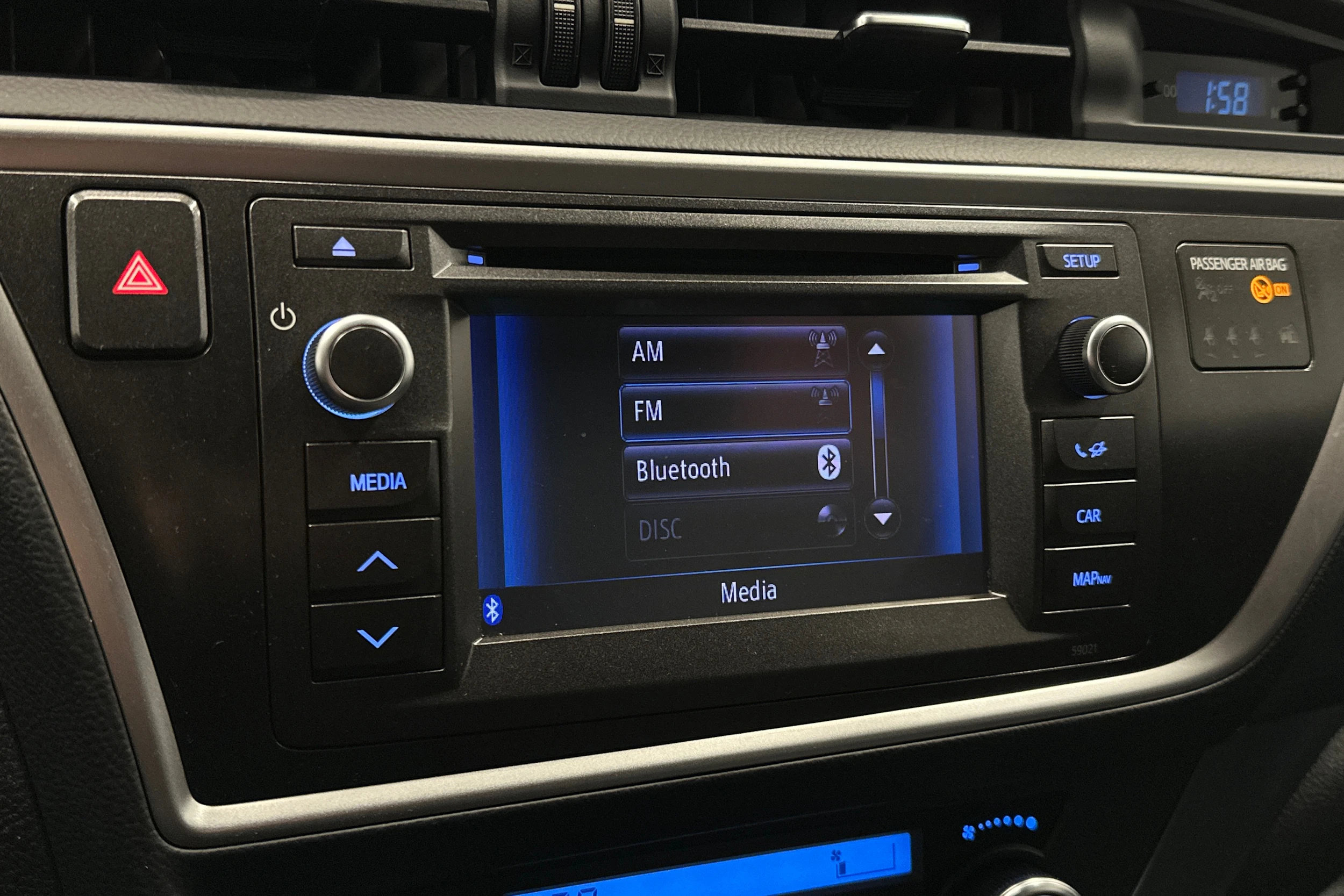 ruskea (beige) Toyota Auris 2013 kuva 21.